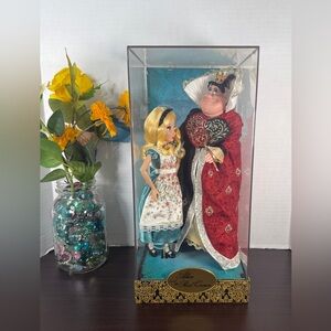 Disney Alice In Wonderland Queen Of Hearts Fairytale Designer Exclusive Doll Set